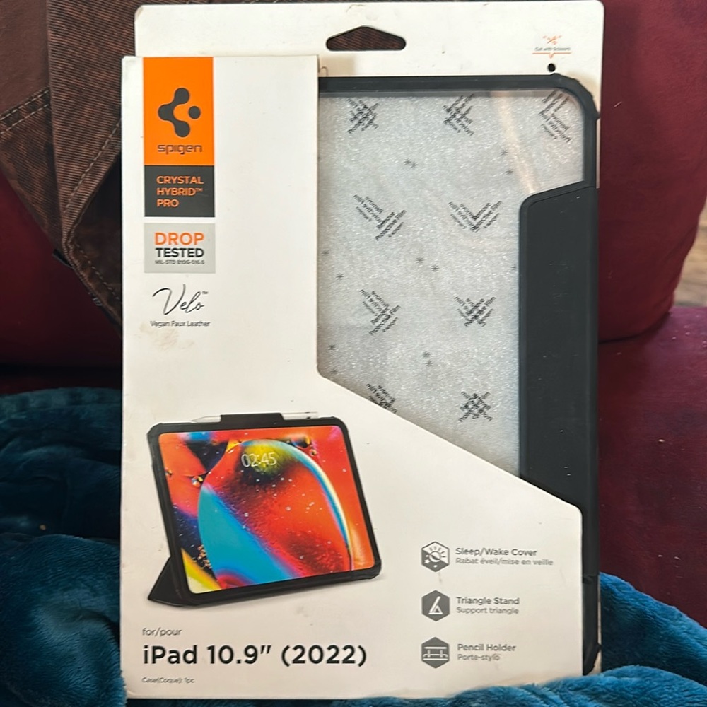 New Spigen 2022 iPad 10.9 black Sleep Wake cover